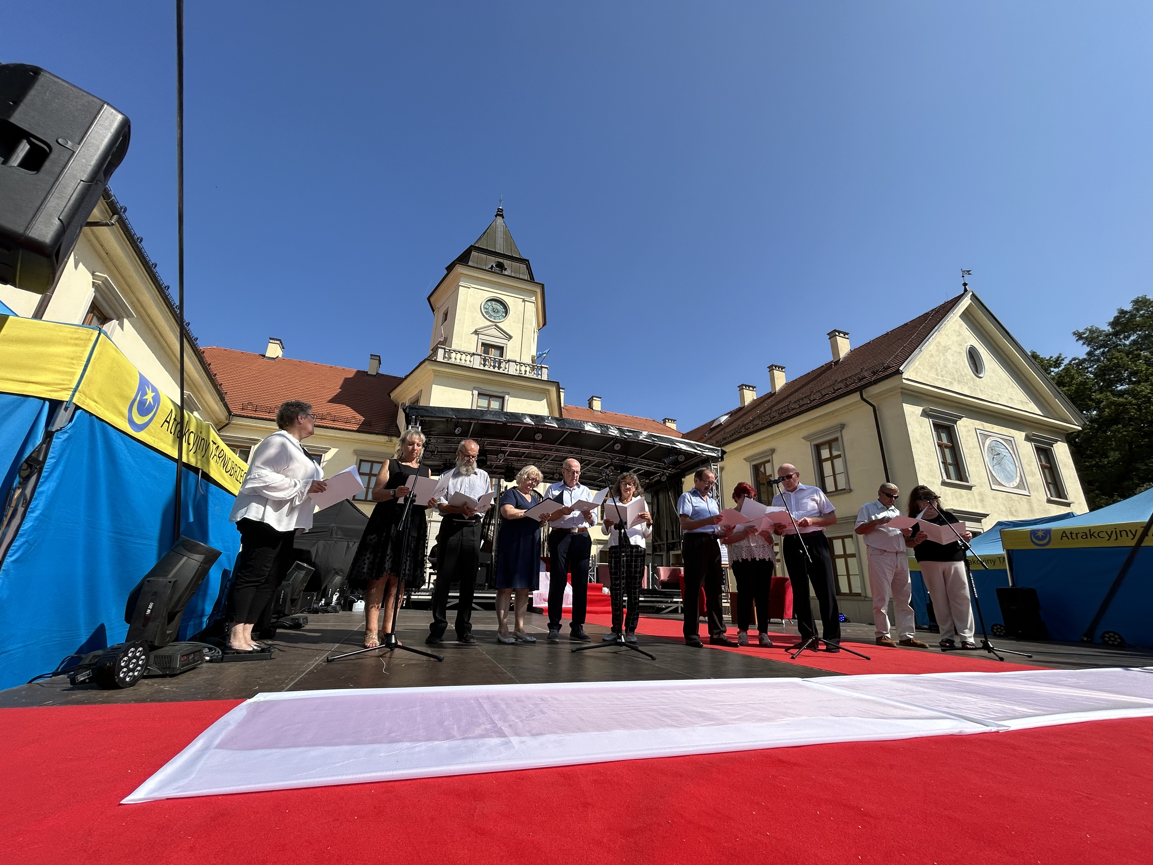 Narodowe Czytanie 2024 w Tarnobrzegu – wspólne czytanie „Kordiana” w Parku Dzikowskim