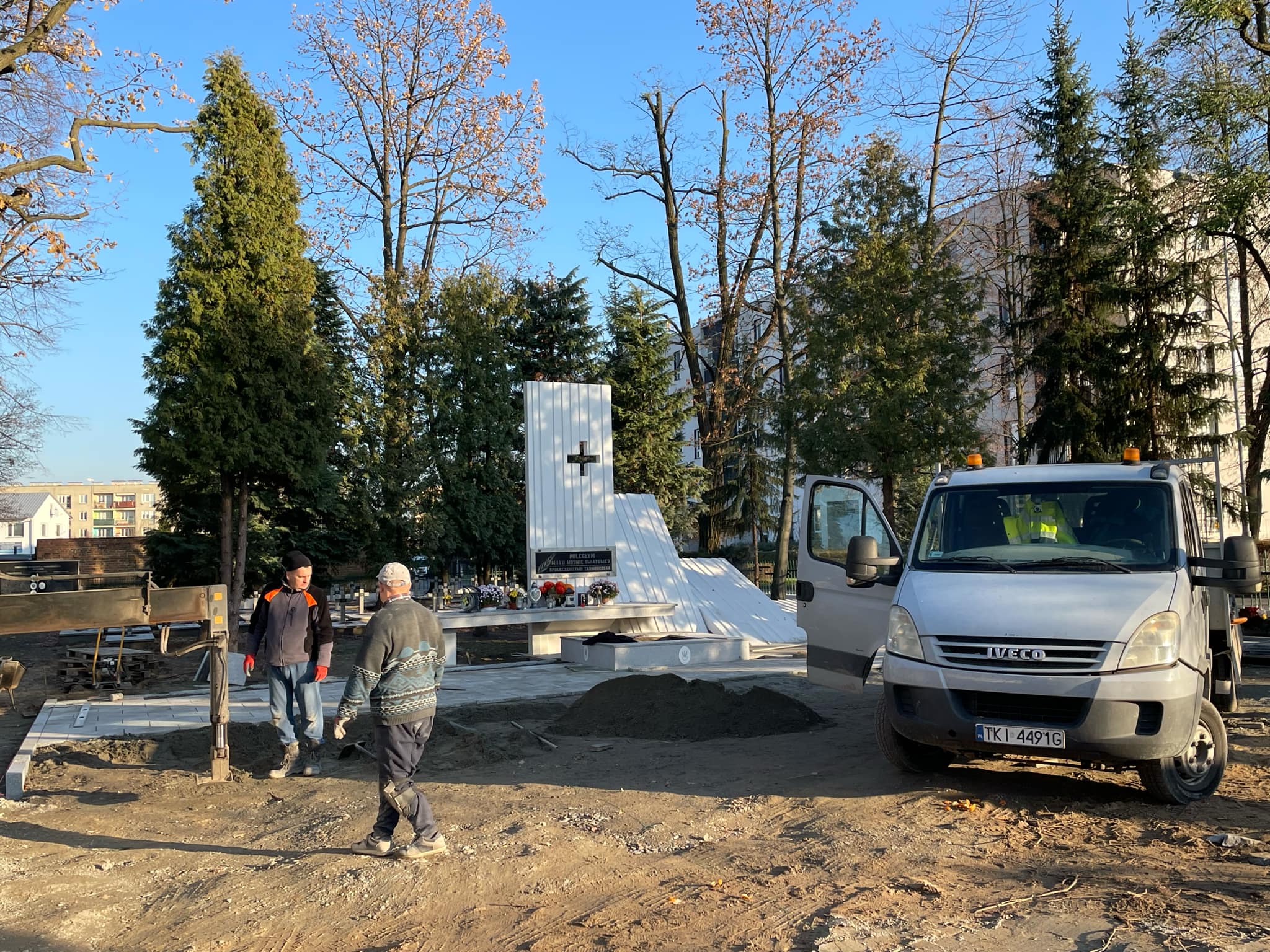 Rozpoczyna się kolejny etap prac na cmentarzu wojennym w Tarnobrzegu