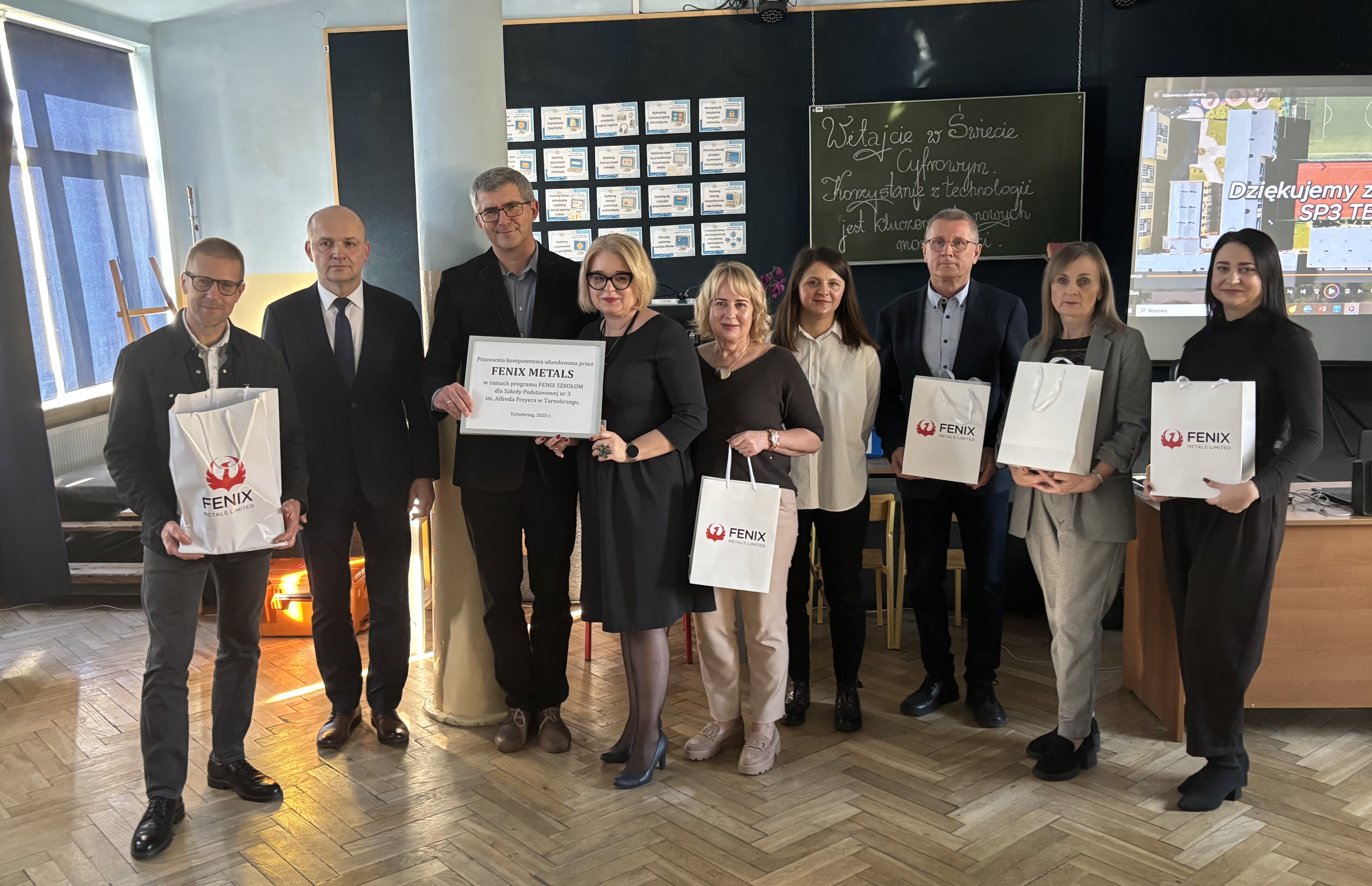 „Fenix Szkołom” – blisko 60 tys. zł na rozwój cyfrowych kompetencji uczniów