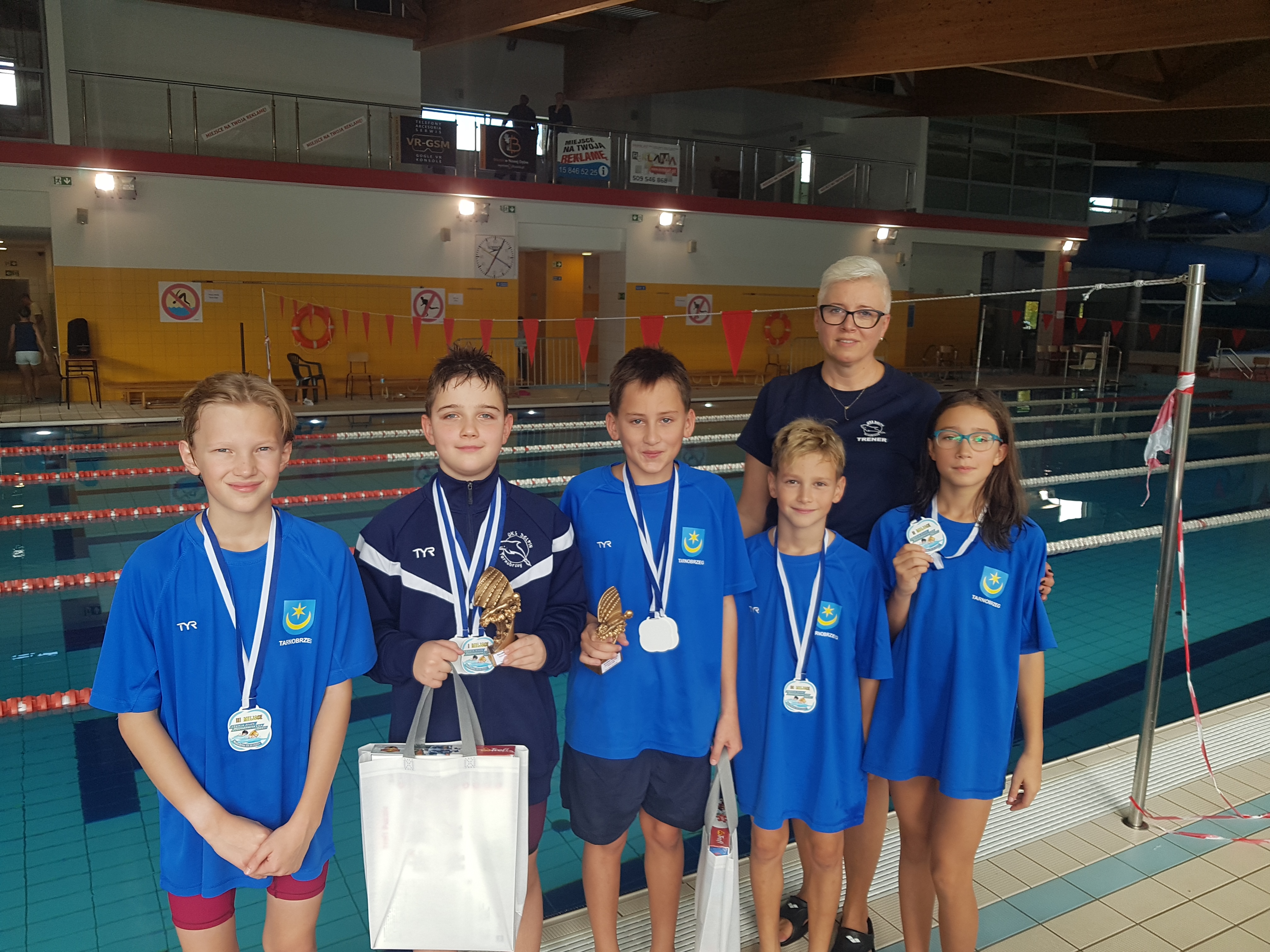 9 medali UKS Delfin Tarnobrzeg w Podkarpackiej Lidze Pływackiej Dzieci 10-11 lat - I edycja jesień 2022