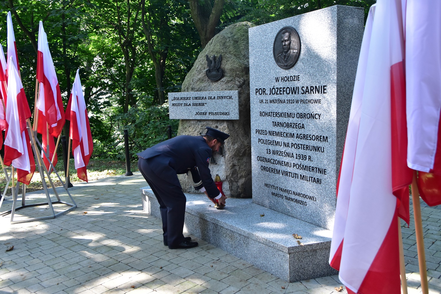 84. rocznica śmierci por. Józefa Sarny. Uczczono pamięć obrońcy Tarnobrzega z 1939 r.